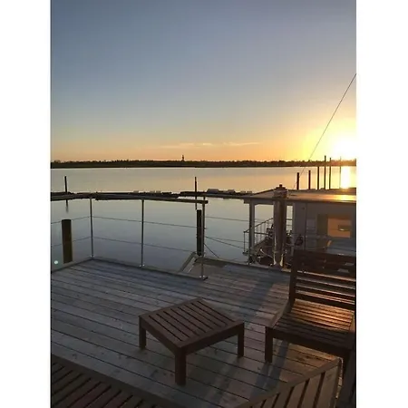 Houseboat Comfortable Vacation