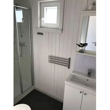 Houseboat Comfortable Vacation *